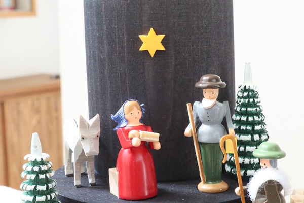 キャンドルホルダー 聖誕 – ドイツ・ザイフェンの木のおもちゃ seiffen