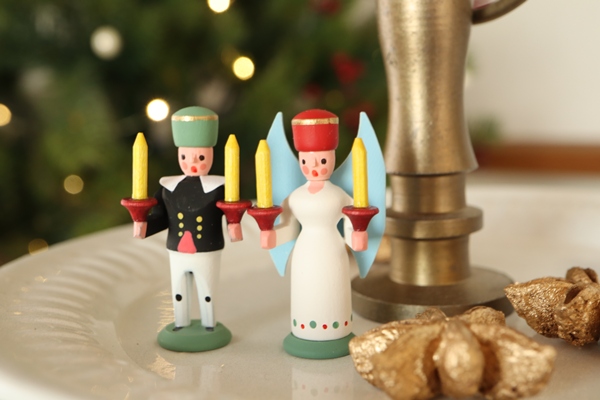 灯の家 子どもたち – ドイツ・ザイフェンの木のおもちゃ seiffen