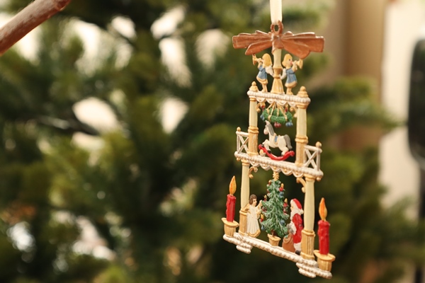 錫飾り クリスマスピラミッド – ドイツ・ザイフェンの木のおもちゃ seiffen