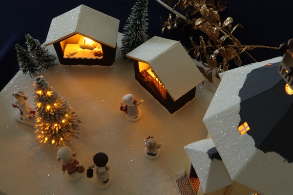 灯の家 ザイフェンのクリスマス – ドイツ・ザイフェンの木のおもちゃ