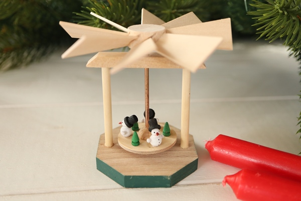 木製　ザイフェン　クリスマスピラミッド