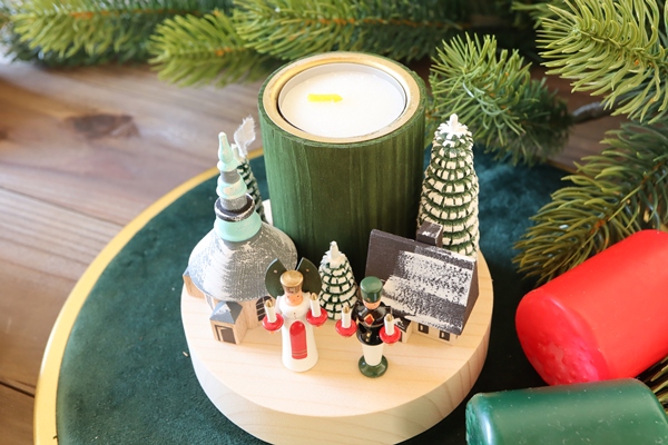 キャンドルスタンド天使と鉱夫 – ドイツ・ザイフェンの木のおもちゃ